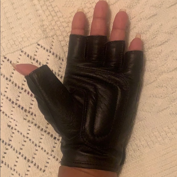 Black Genuine Leather Fingerless Knuckle Gloves for Bike & Weight Lifting - Picture 2 of 7